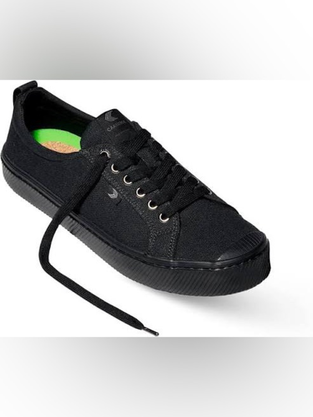 Cariuma Black Canvas Low-Top Sneakers with Green Insole